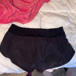 black lulu lemon shorts